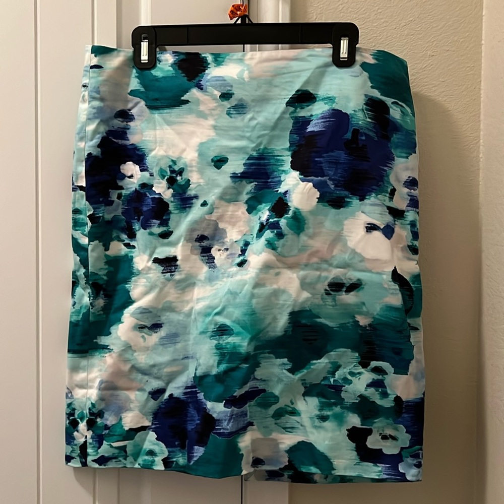 White House Black Market Skirt